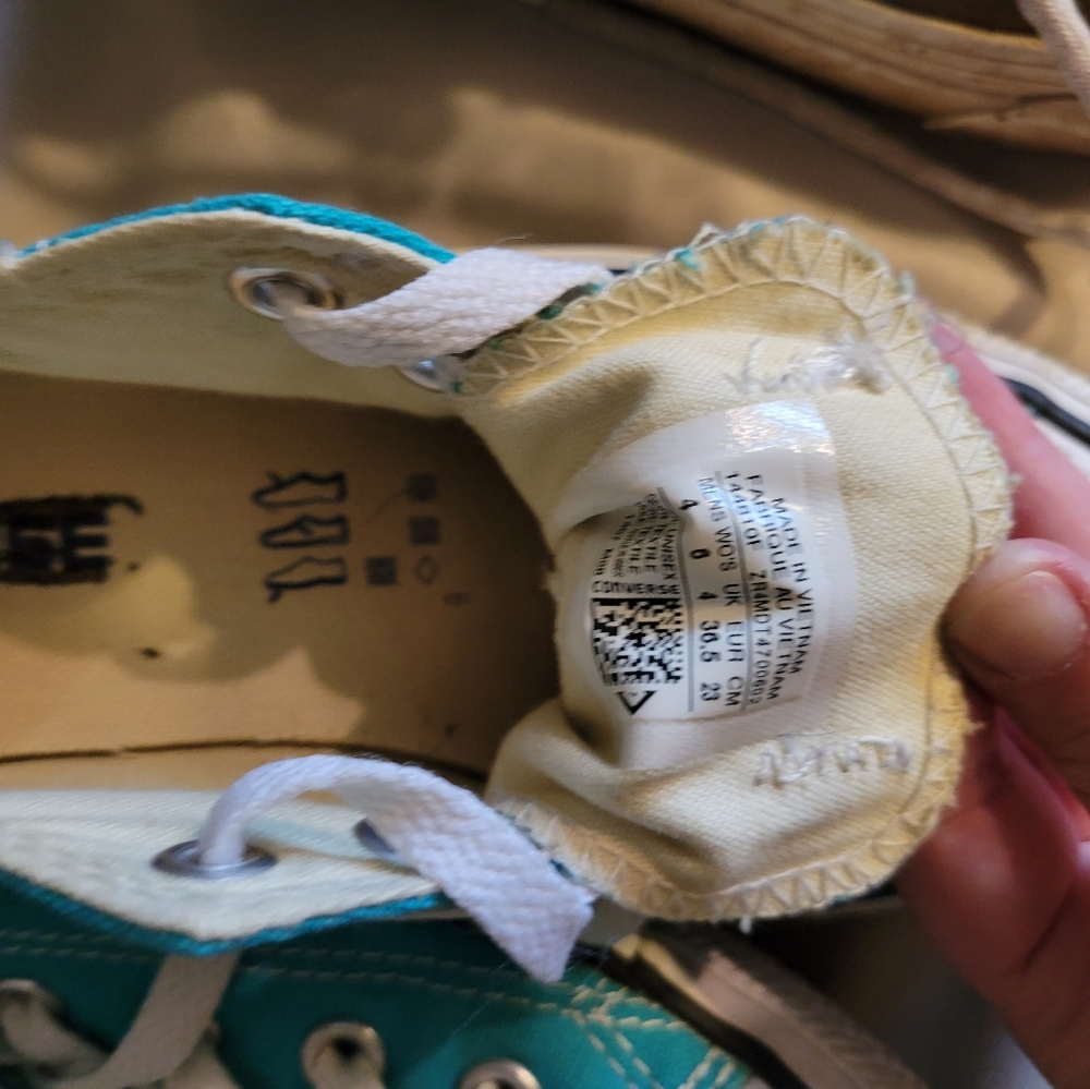 Converse - Picture 3 of 3